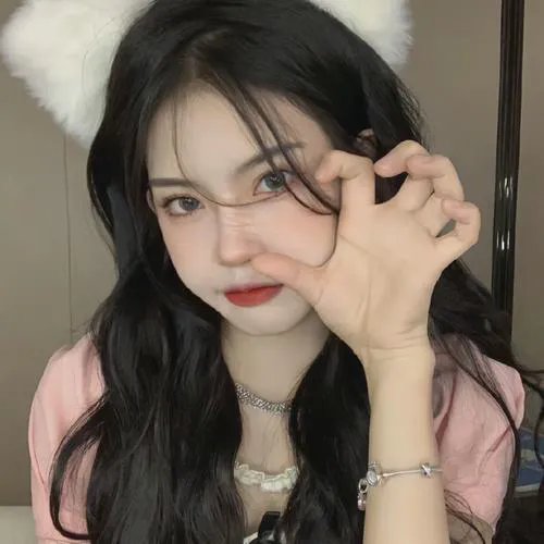 谁看见了孔雀在跳舞？